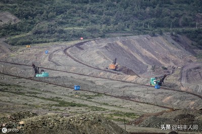 資源枯竭的&ldquo;亞洲最大礦坑&rdquo;,曾是&ldquo;搖錢樹&rdquo;,如今變成深溝險壑